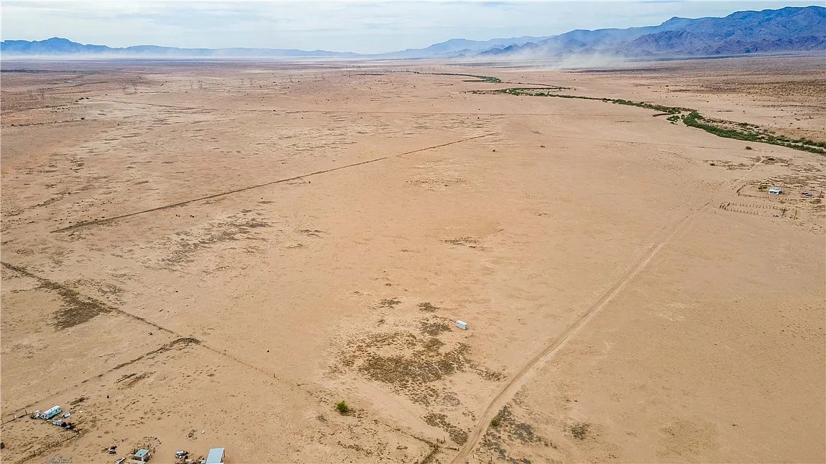 Secluded Desert Property 20 Acres, Mohave, Arizona 333-09-018 - Image 3