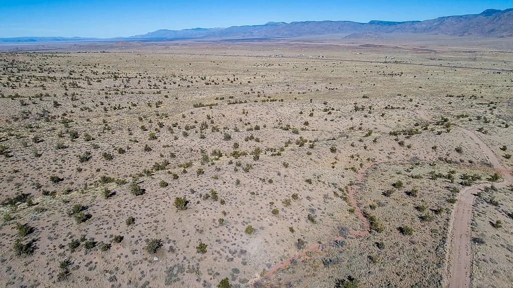 West Sloping, with legal access 40 Acres, Mohave, Arizona 313-11-043 - Image 3