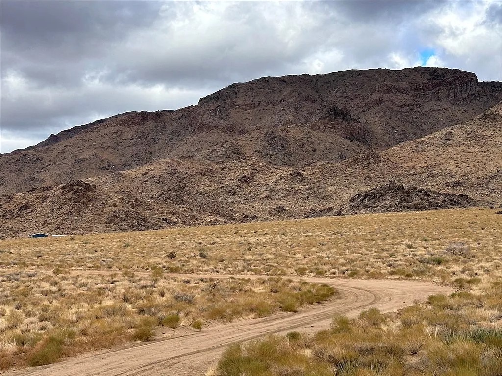 Secluded Desert Property 20 Acres, Mohave, Arizona 333-09-018 - Image 4