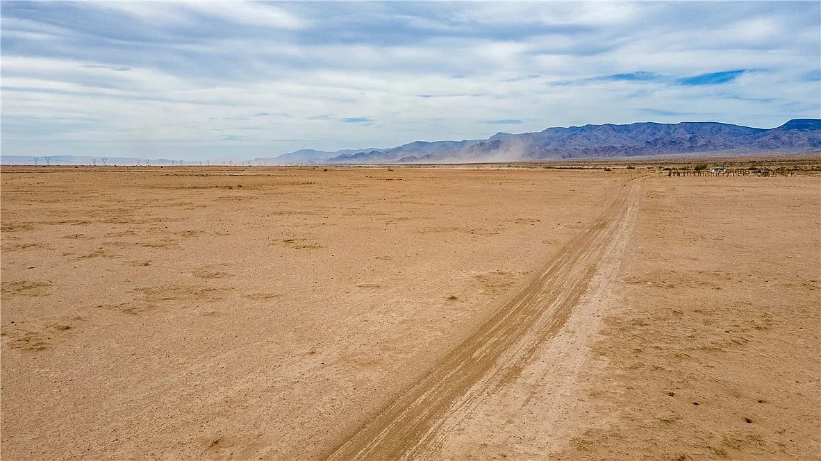 Secluded Desert Property 20 Acres, Mohave, Arizona 333-09-018 - Image 6