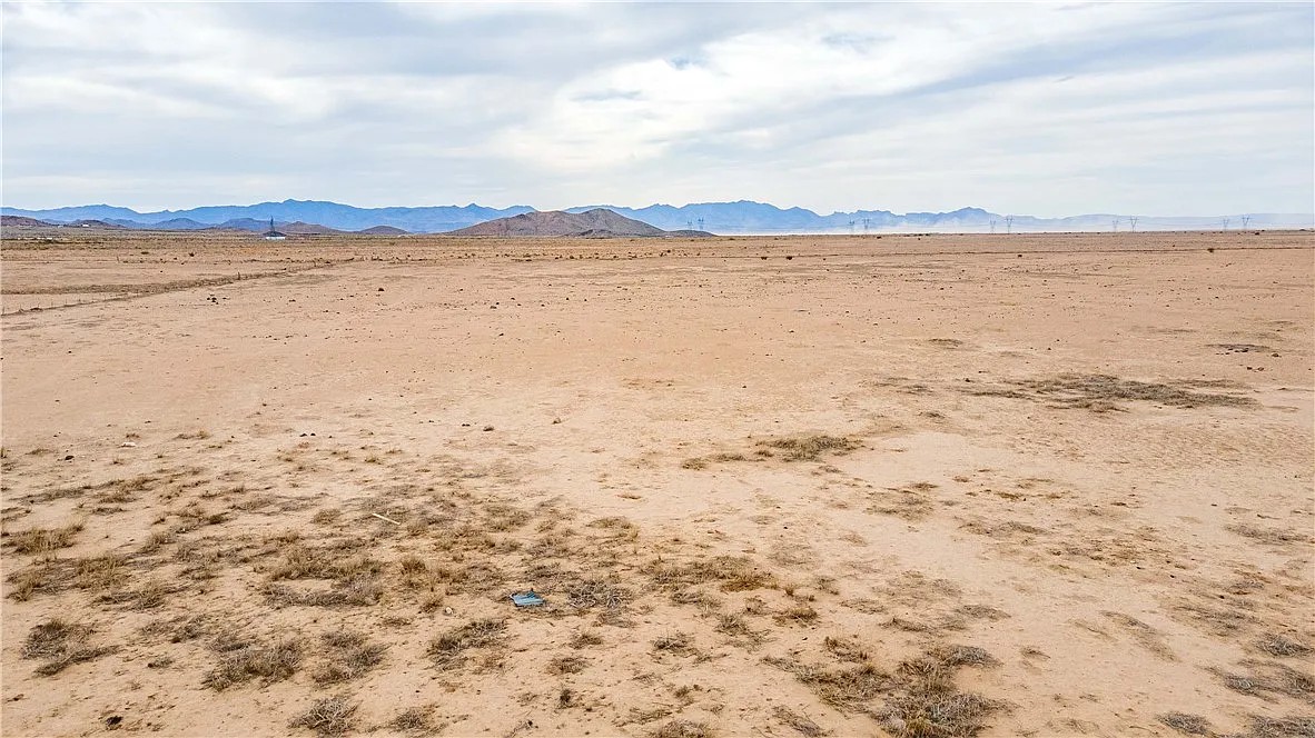 Secluded Desert Property 20 Acres, Mohave, Arizona 333-09-018 - Image 7