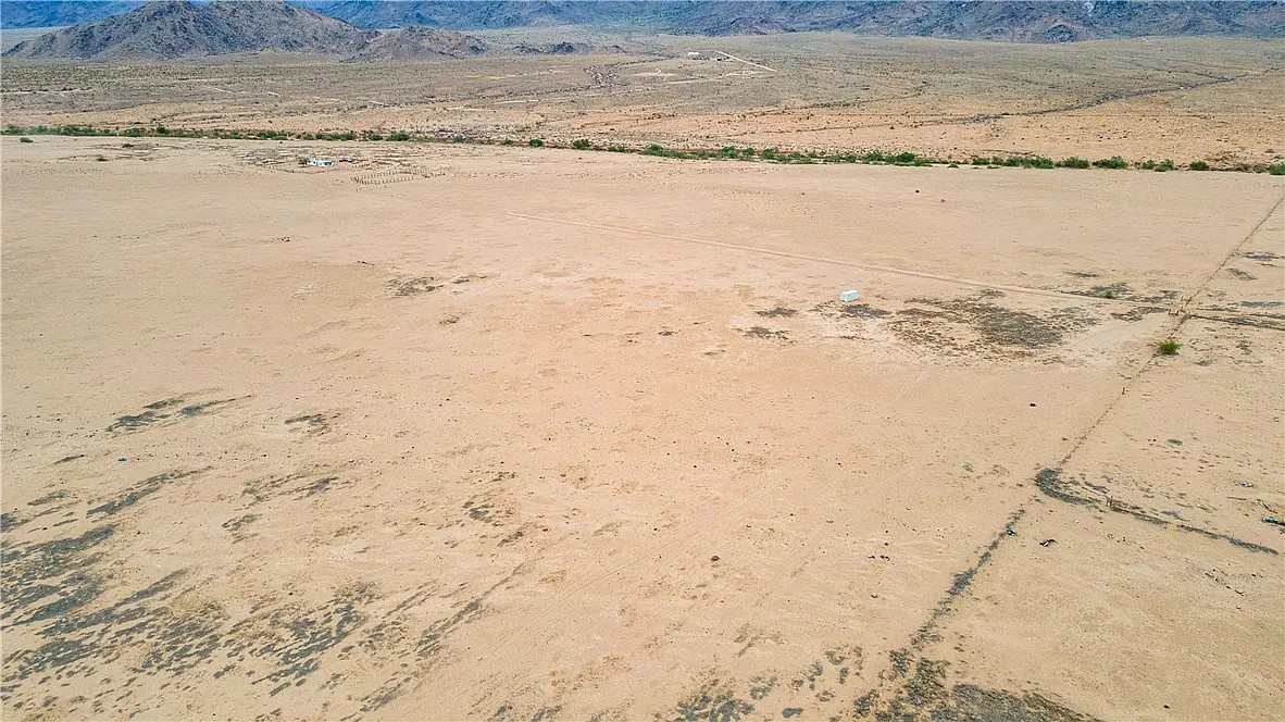 Secluded Desert Property 20 Acres, Mohave, Arizona 333-09-018 - Image 9